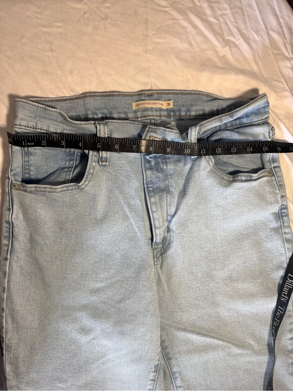 Levi’s High Waisted Crop Flare- Women’s Size 31